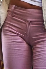 Pink pants make outdoor cameltoe